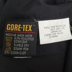 MEC Jackets & Coats - Vintage MEC Gore-Tex Spring Jacket MEC Jackets & Coats - Vintage MEC Gore-Tex Spring Jacket